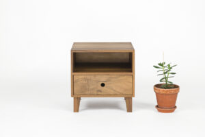 Kundenarbeiten 27 Beistelltisches aus massivem Holz – Holzmöbel nach Mass mit klarer, minimalistischer Gestaltung.