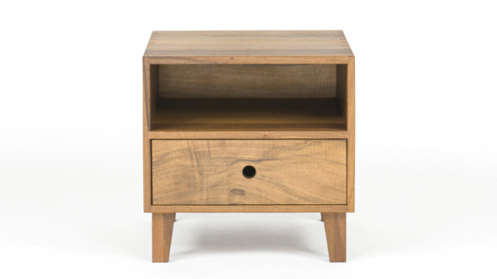 Beistelltisch Nussbaumholz Massivholz-Beistelltisch mit Schublade und offenem Fach – minimalistisches, handgefertigtes Design vom Möbelatelier Gadient.
