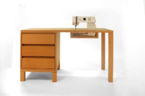 Kundenarbeiten 22 Naehtisch Ansicht 1